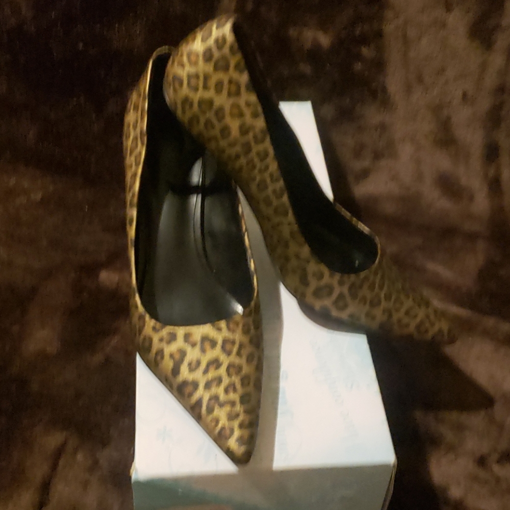 Leopard Pumps